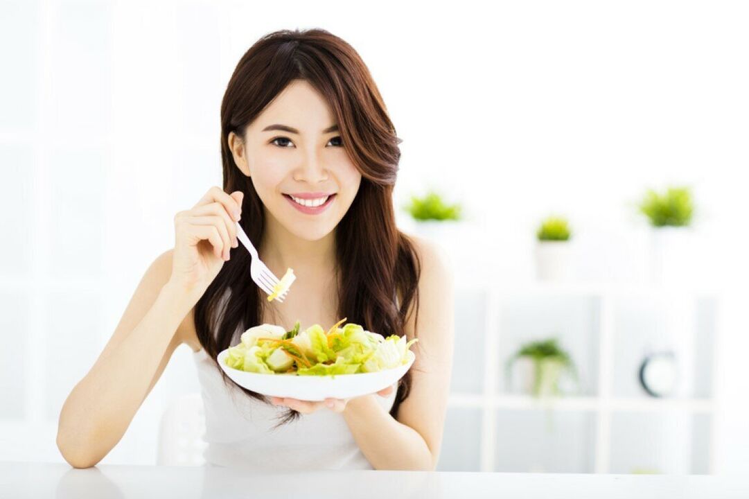 Japonka poje solato